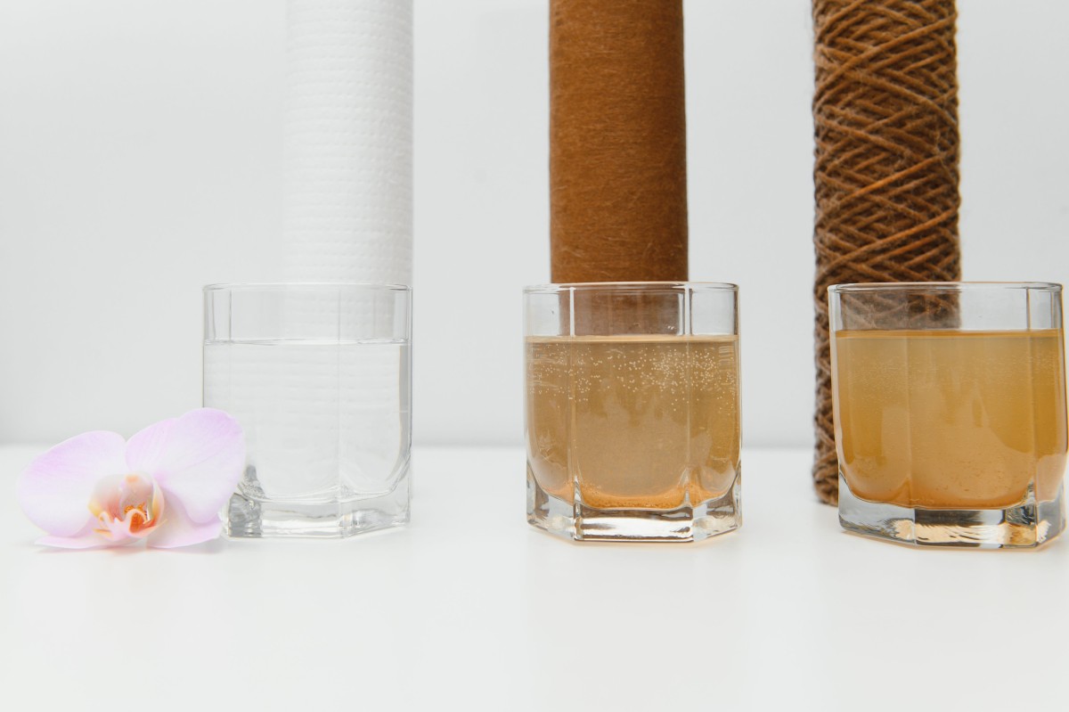 porównanie czystego filtru i brudnych filtrów odwróconej osmozy